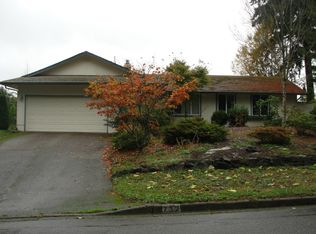 732 Roswell Dr, Bremerton, WA 98310