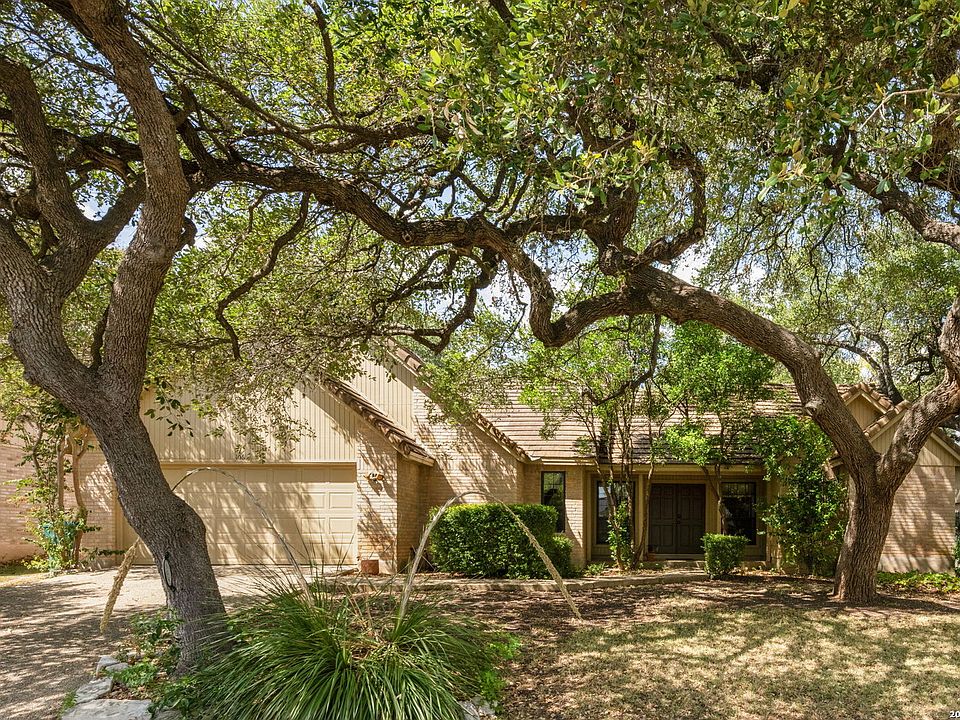 1st image of 106 SADDLE CLUB CIR