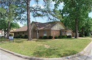 7250 Vanessa Dr — Photo 2