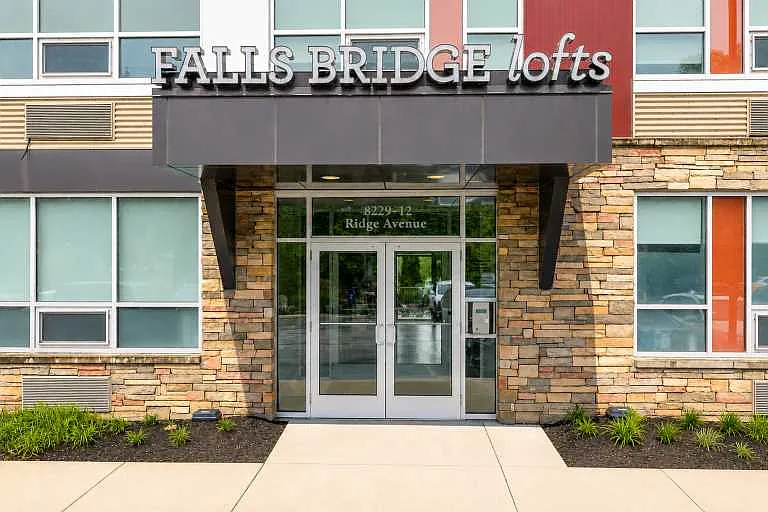 Falls Bridge Lofts — Photo 20