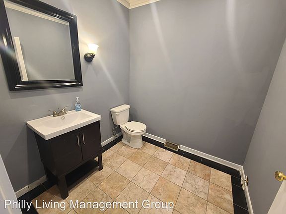 2nd image of 815 S 4th St #13222493