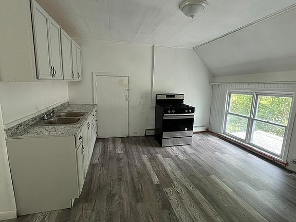 2nd image of 84 Warner St #Up