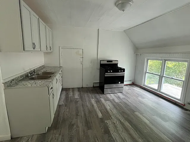 84 Warner St #UP — Photo 2