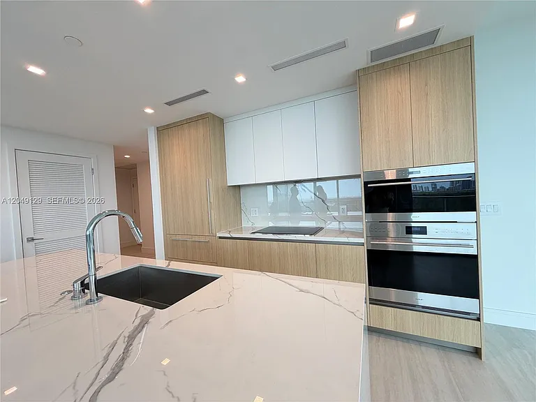 2411 Laguna Circle North 1411 #1411 — Photo 53