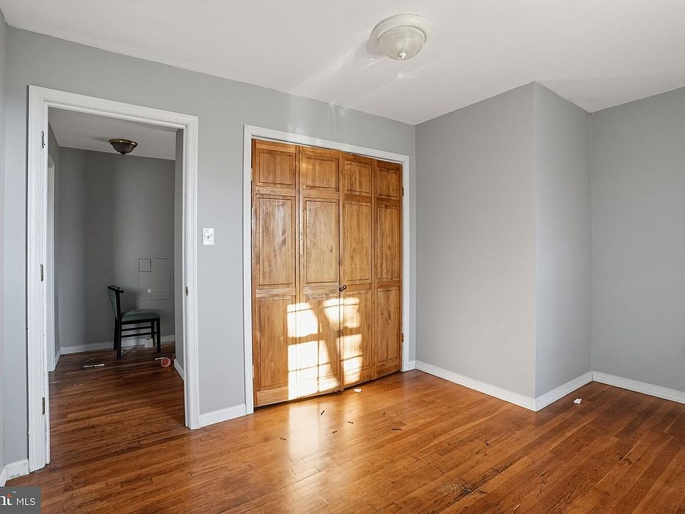 7th image of 10 Hemlock Rd