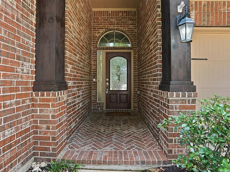 11126 Celano Dr — Photo 2