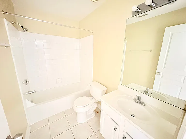 833 Old Greenville Hwy #223 — Photo 16