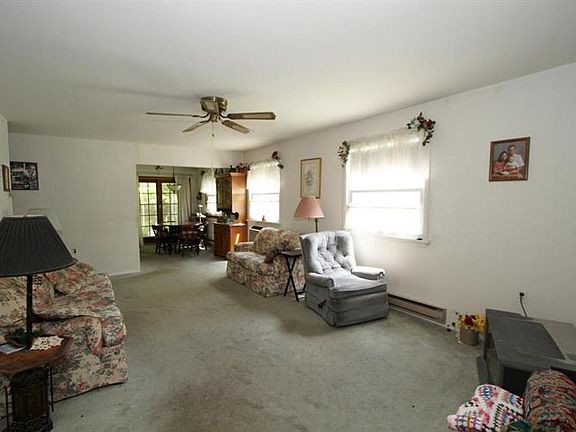 5th image of 98 Constitution Blvd