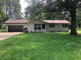 21 Surrey Ln, Forsyth, IL 62535
