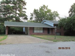 1424 Huddleston St, Arkadelphia, AR 71923