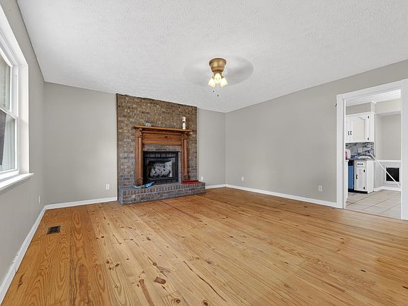 5th image of 1509 Maple Dr