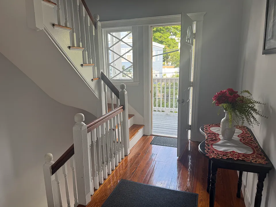 98 Irving St #2