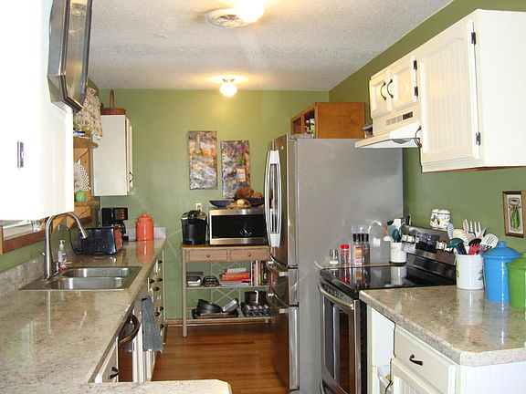 4th image of 651 Pearson Cir
