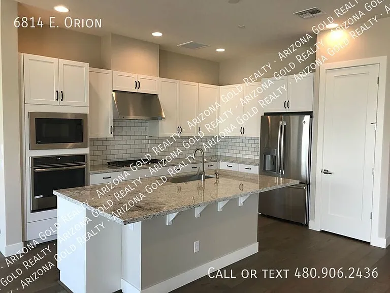 6814 E Orion Dr — Photo 2