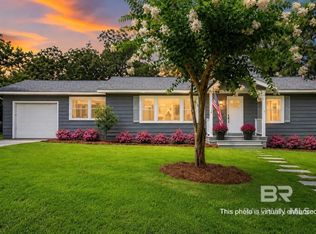 216 Pinecrest Ln, Fairhope, AL 36532