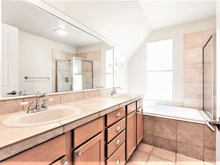 23905 33rd Dr SE — Photo 15