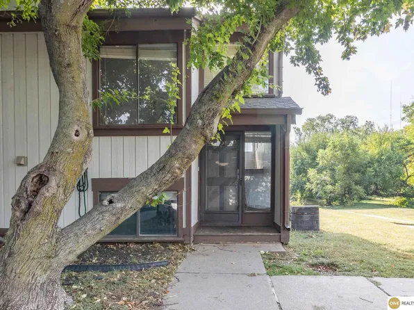 7033 N 79th Ct, Omaha, NE 68122