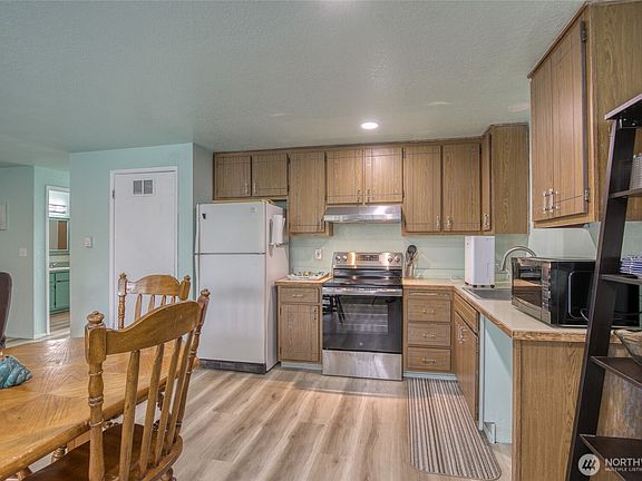 5th image of 865 Cuddy Court NW #107
