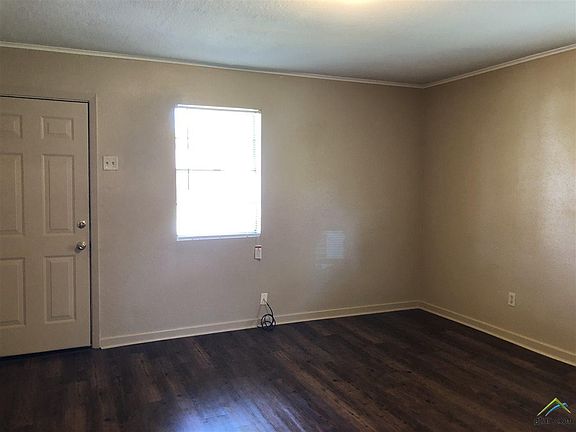 5th image of 1703 N Fannin Ave