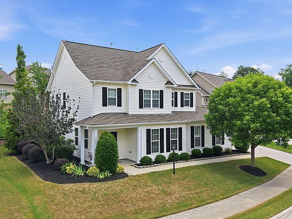 2nd image of 1224 Brook Bluff Rd