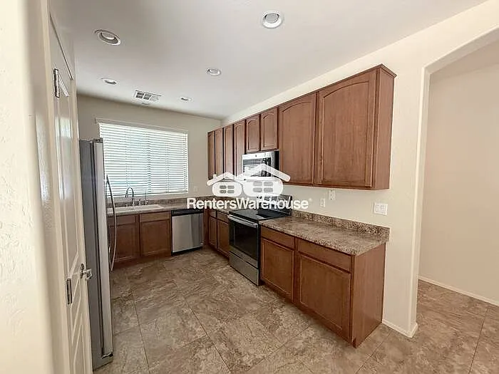 532 E Trellis Rd — Photo 4