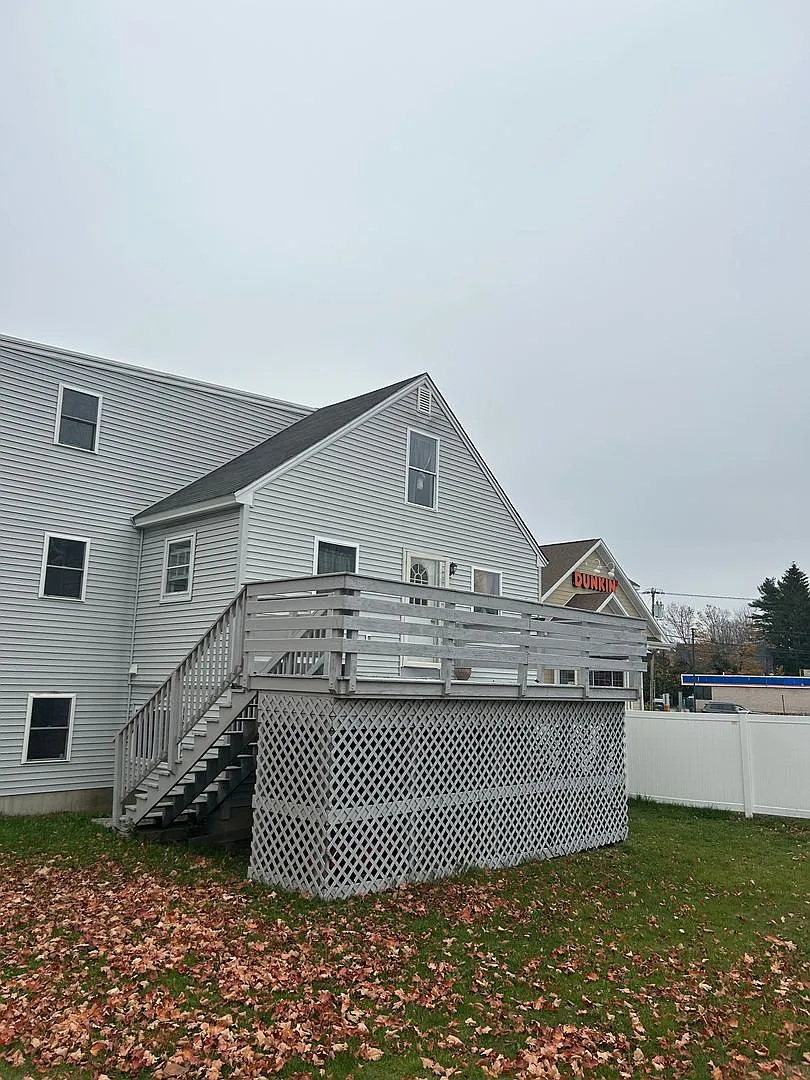 748/748 R Main Street (Spar Cove) — Photo 3