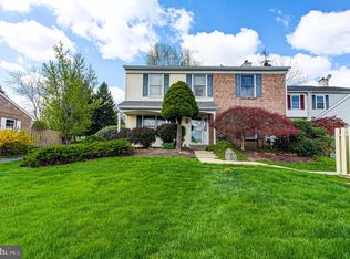 24 Edinboro Cir, Chalfont, PA 18914