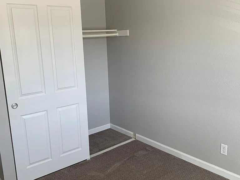 1443 Spring Valley Cmn — Photo 25