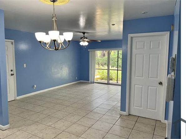 2930 NW 55th Ave APT 1C