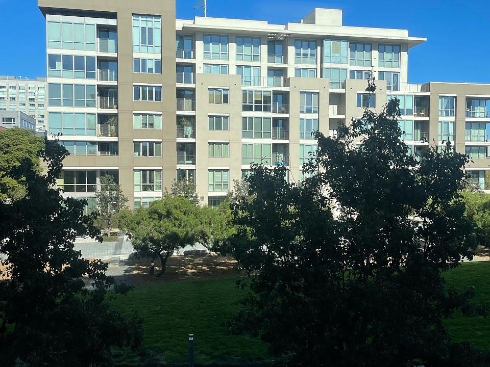 1st image of 255 Berry St APT 521