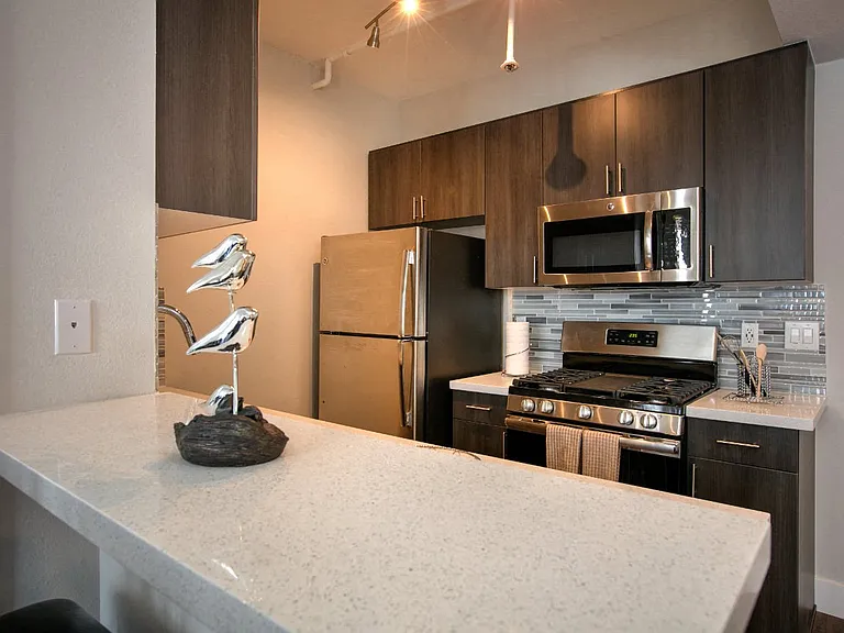 Midvale Apartments — Photo 7