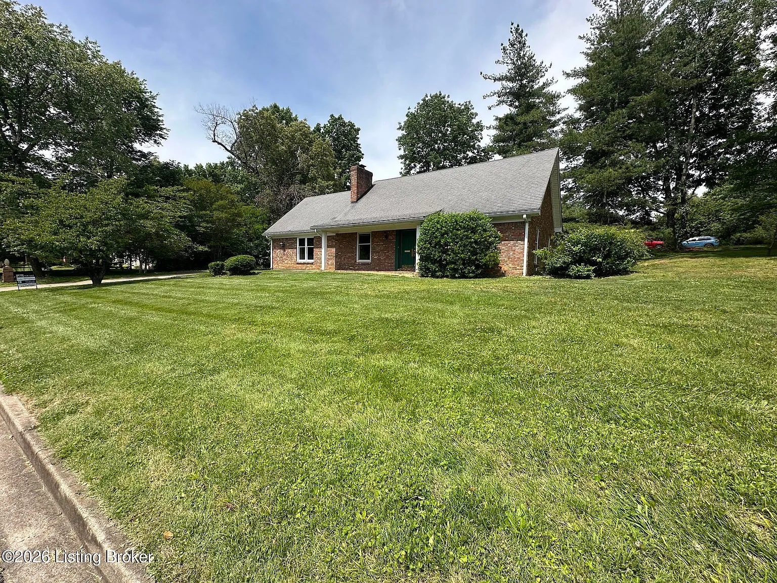 4 bed, 2.5 bath, 2298 sqft, $2,600 — Photo 4