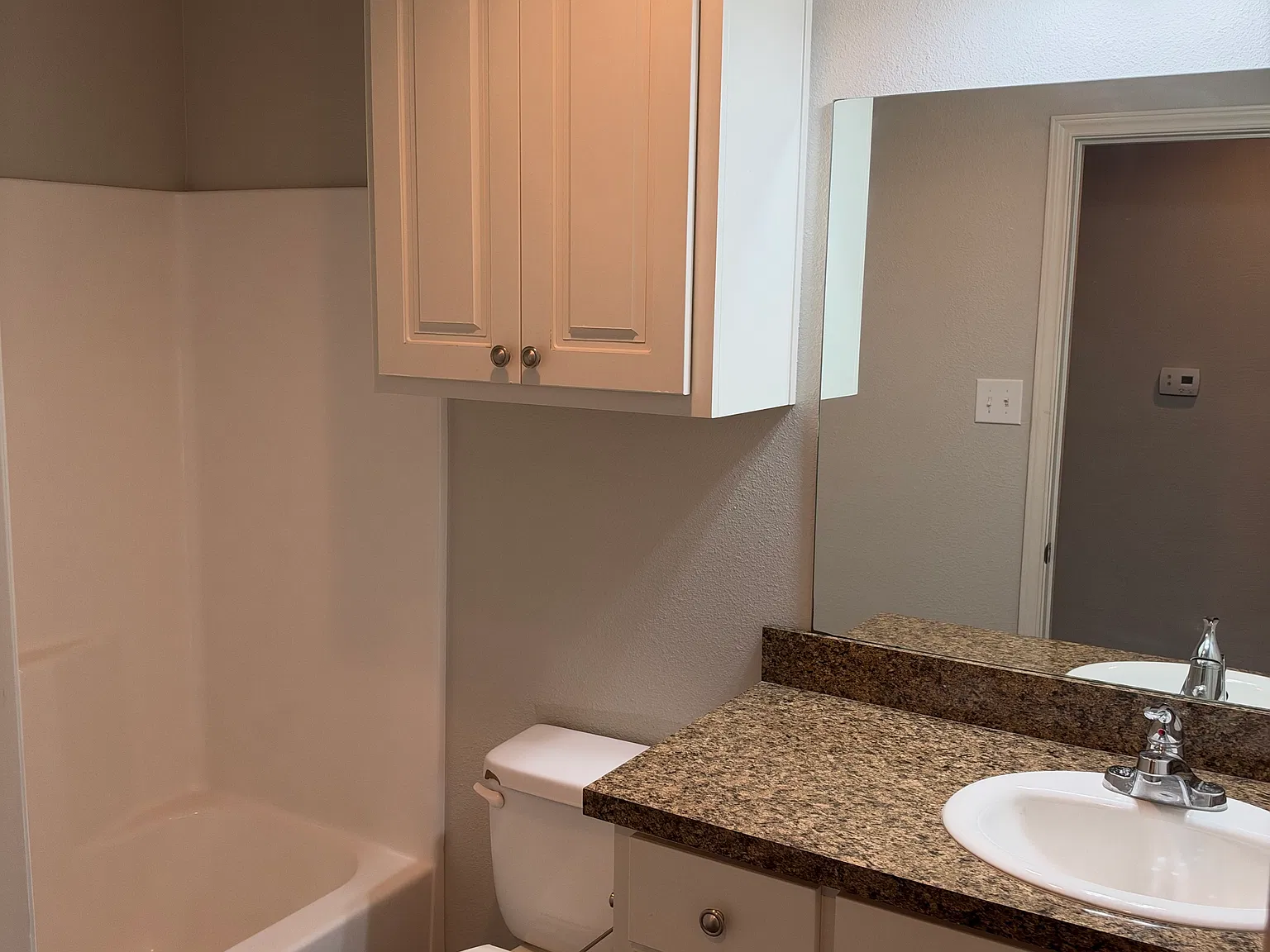 3 bed, 1529 sqft, $1,525 — Photo 3