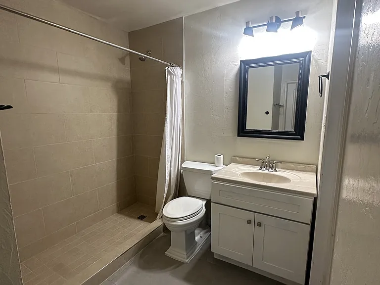 15 E 2nd Ave #1 — Photo 8