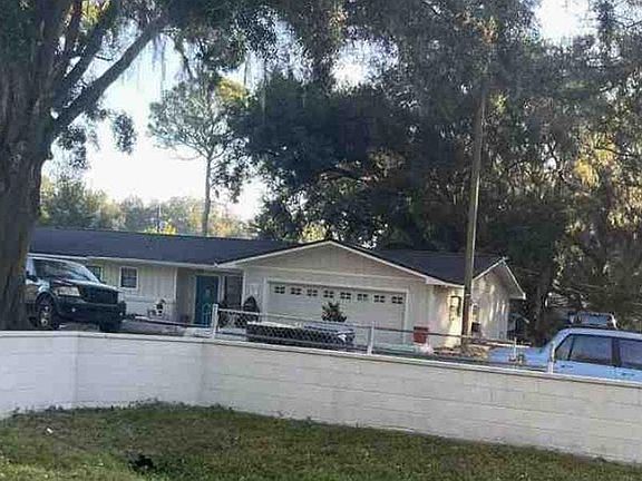 2nd image of 3915 Shady Oak Dr E