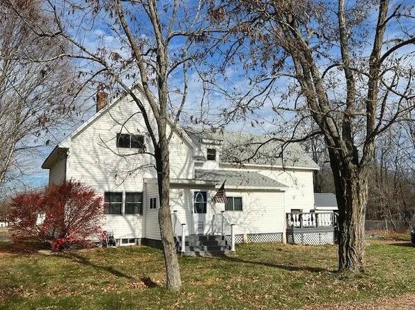 4 Pearl Street, Clinton, ME 04927