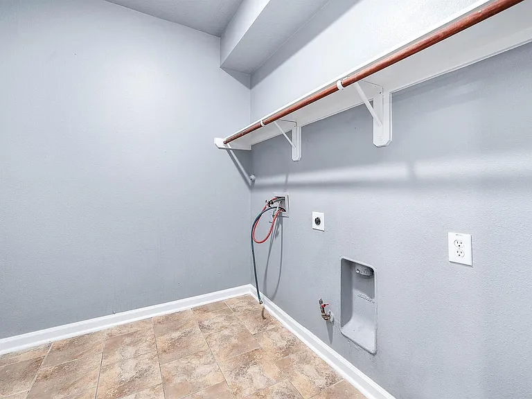 3720 Armand Dr — Photo 19