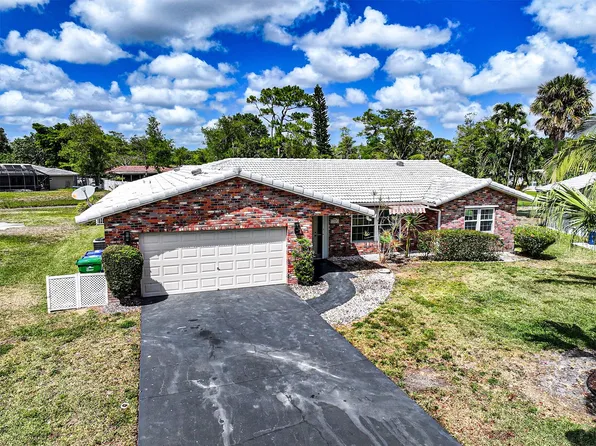 1329 NW 84th Dr, Pompano Beach, FL 33071