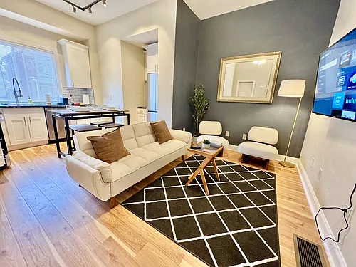 615 Summerlea St #1 Photo 1