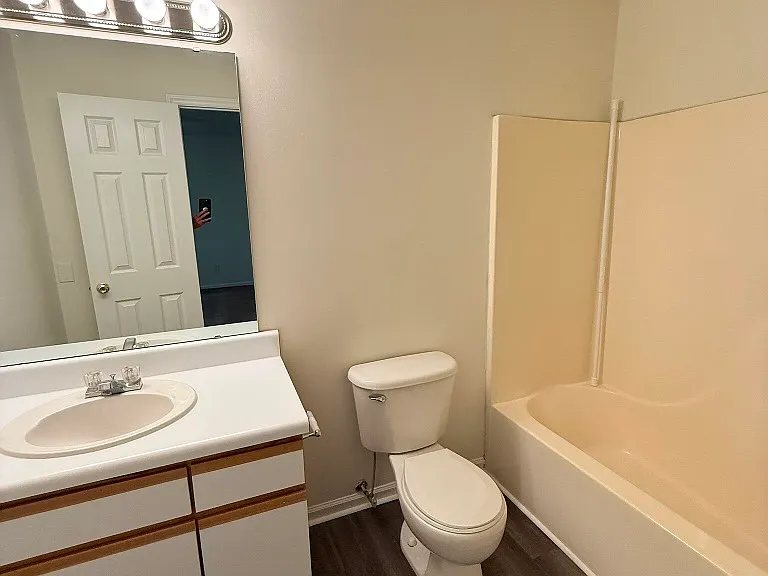 104 Benin Ct #B — Photo 33
