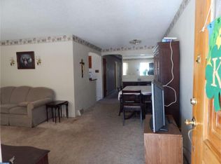 9245 Leon St, Philadelphia, PA 19114