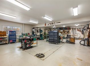 24 Kirkliston Ln, Bella Vista, AR 72715