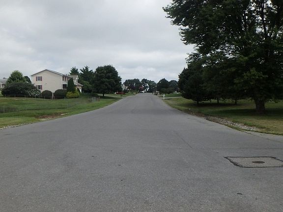 4th image of 10705 Hershey Dr