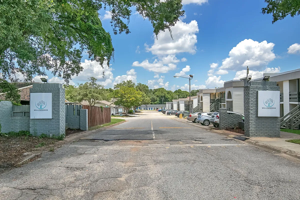 Building Photo - Willowbrook