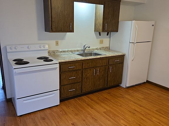 Kitchen open to LR