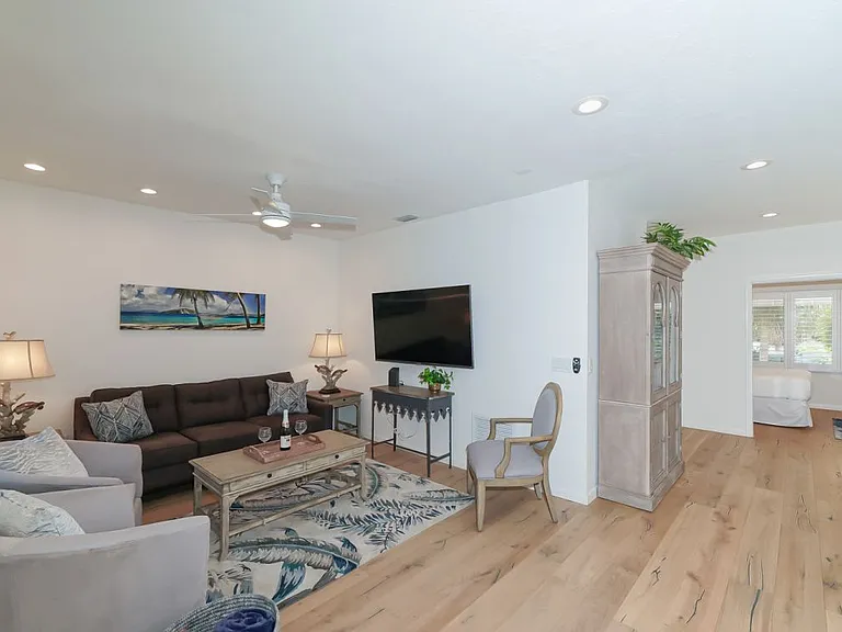 228 Van Buren Dr — Photo 6