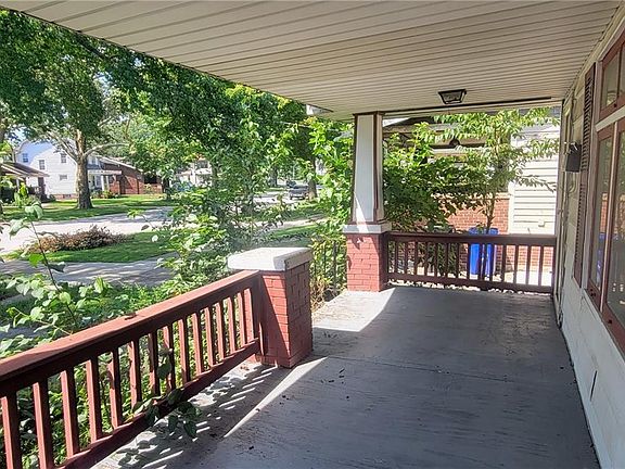 3rd image of 10622 Parkhurst Dr