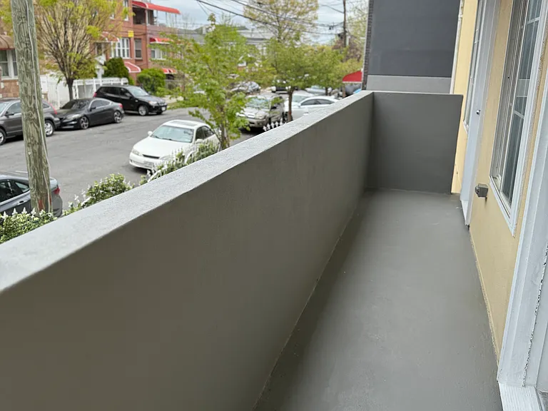 Bronxwood Ave — Photo 3
