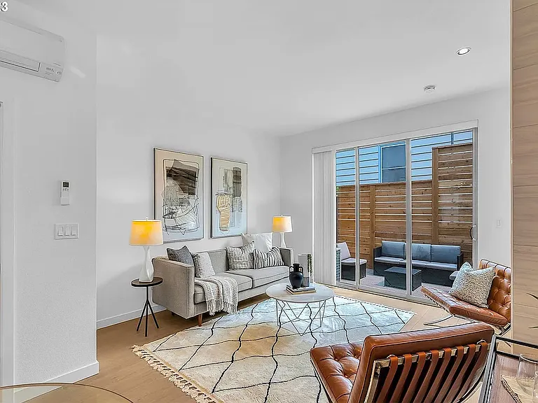 3686 SE Haig St — Photo 12