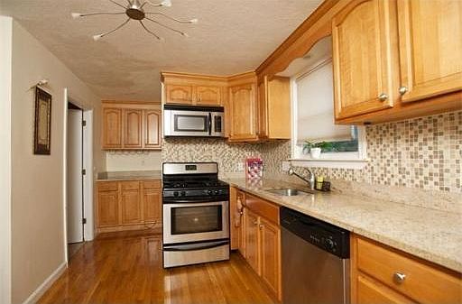 1st image of 35 Moreland Ave #35
